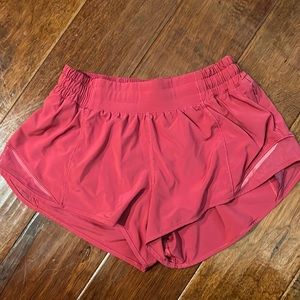 Lululemon 2.5in Hotty Hot